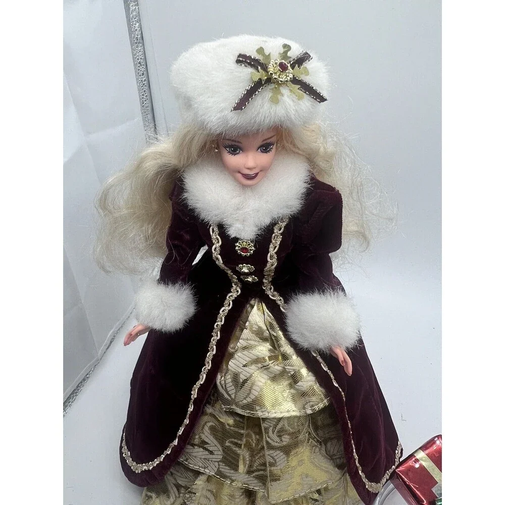 Vintage 1996 Mattel Barbie Happy Holidays Doll Special Edition 15646 W/ Gift